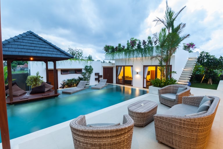 4 Ways Hospitality Marketing Agencies Use Blogging to Increase Bookings